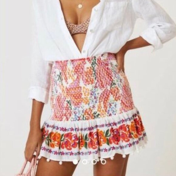 FARM Rio Dresses & Skirts - Farm Rio Spring Bananas Ruched Mini skirt size small